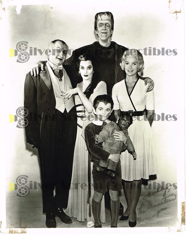 The Munsters (1964–1966) / Fred Gwynne, Yvonne De Carlo / Cast Photo with Facsimile Autograph - Original Television Promotional Photo(8" x 10")