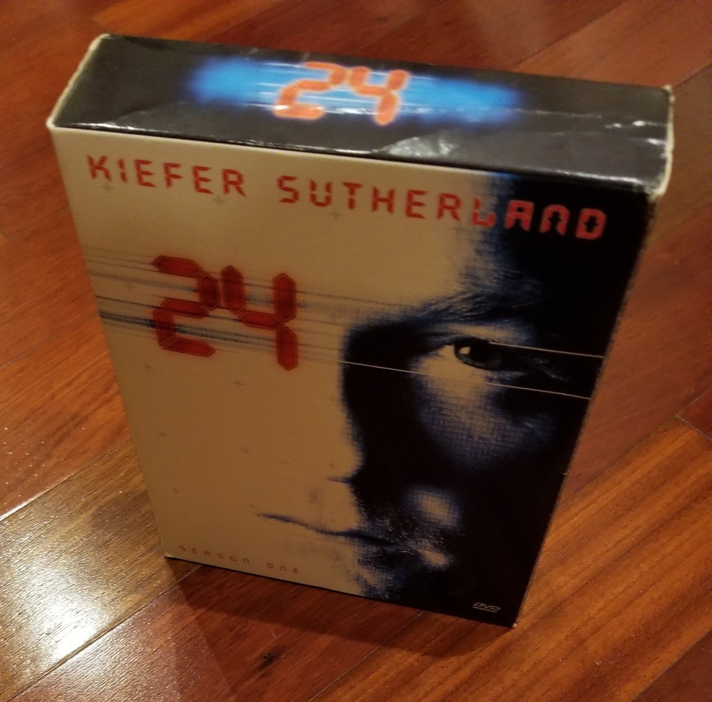 24 ~ Cast Signed (by 5) ~ JSA Cert - Season One DVD Jacket